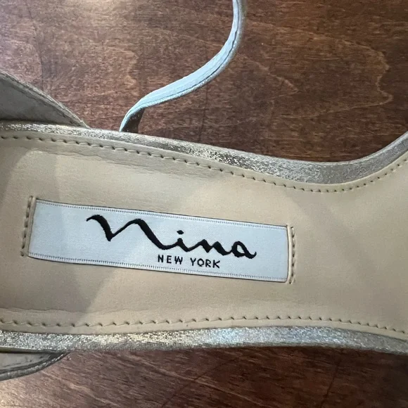 Nina Elenora Embellished Sandals in Taupe Size 7.5 - Picture 5 of 7